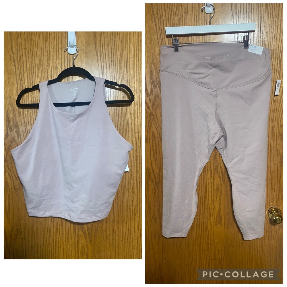 Active high-neck cropped tank top built in bra and extra high rise leggings